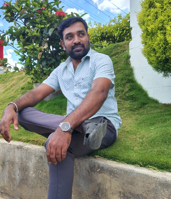 https://vokkaligamatrimony.co.in/v-uploads/v-profiles/female.png