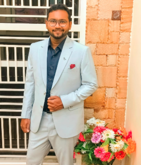 https://vokkaligamatrimony.co.in/v-uploads/v-profiles/female.png