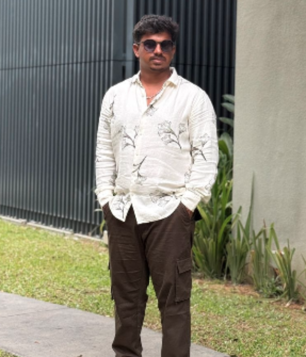 https://vokkaligamatrimony.co.in/v-uploads/v-profiles/female.png
