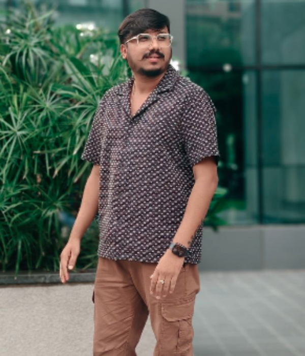 https://vokkaligamatrimony.co.in/v-uploads/v-profiles/female.png