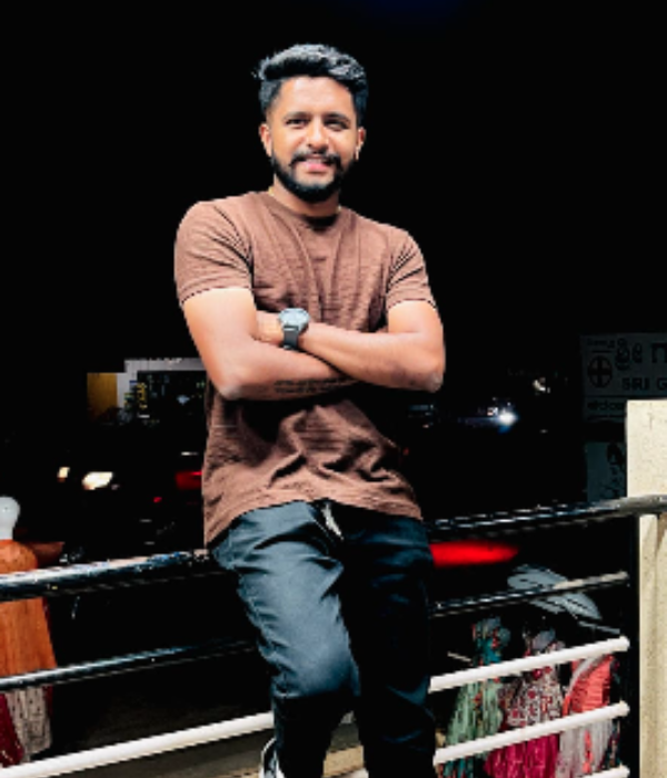 https://vokkaligamatrimony.co.in/v-uploads/v-profiles/female.png