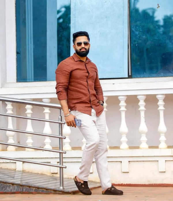 https://vokkaligamatrimony.co.in/v-uploads/v-profiles/female.png