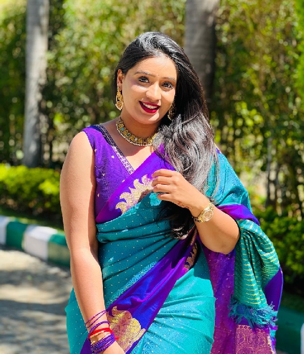 https://vokkaligamatrimony.co.in/v-uploads/v-profiles/female.png